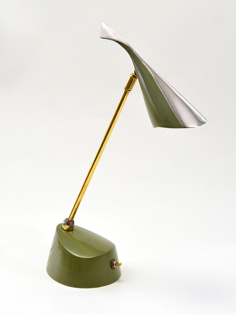 TABLE LAMP PRODUCED BY LAUREL INC USA