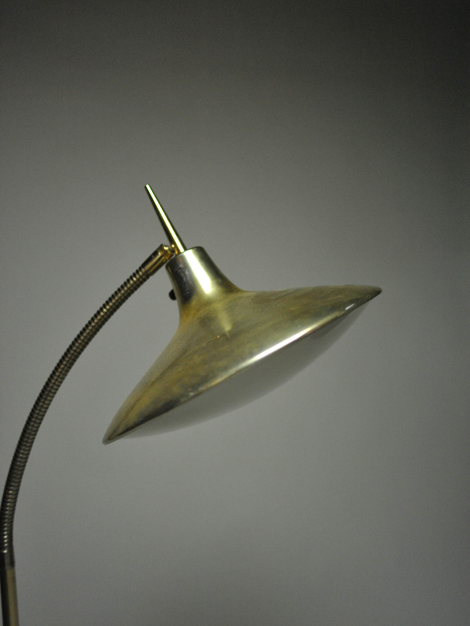 FLOOR LAMP PRODUCED BY LAUREL INC USA