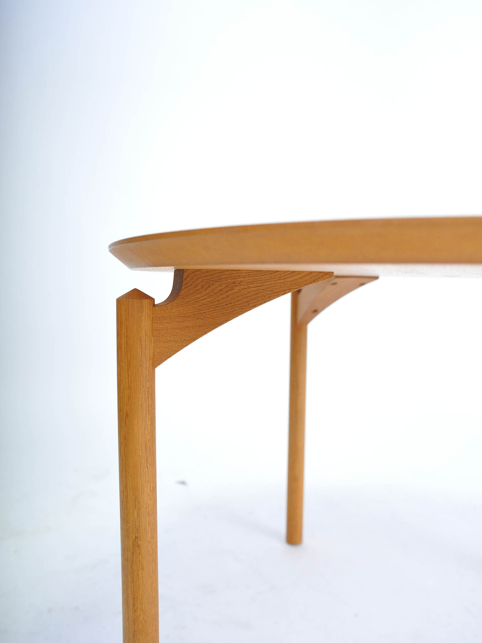 TROELS GRUM SCHWENDSEN SOFA TABLE